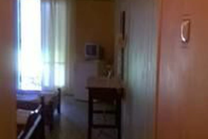 Room 12 of 19