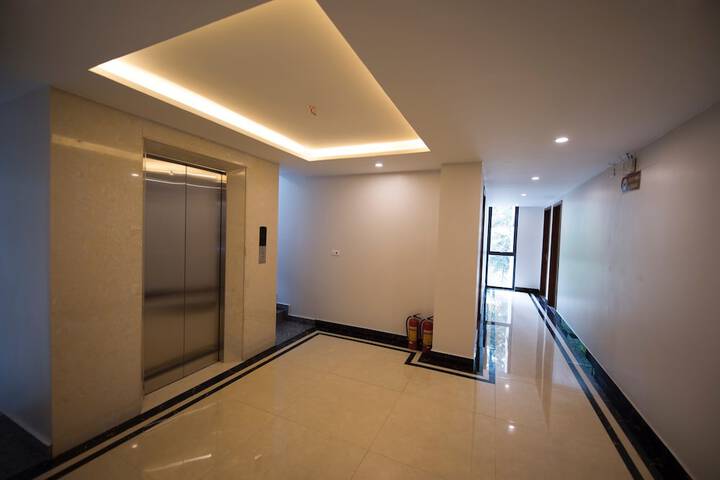 Ballroom/Hall 39 of 52