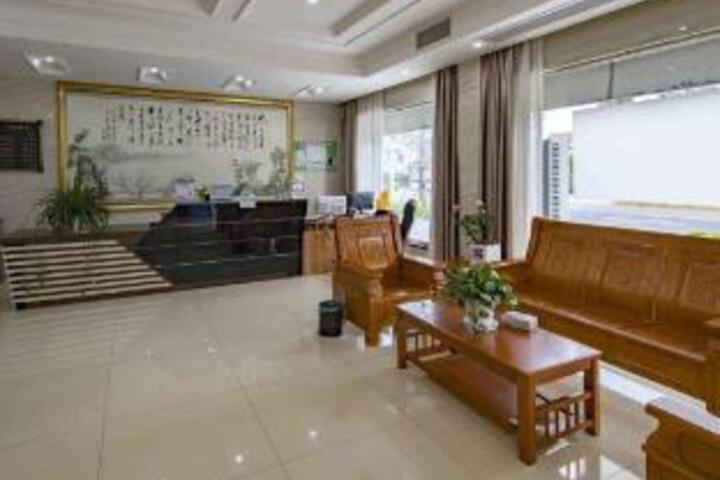 Yuyao Golden Sunshine Business Hotel