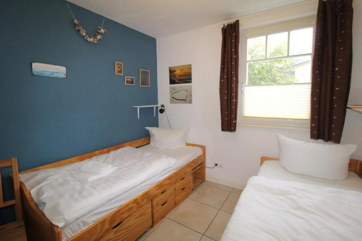 Room 2 of 12