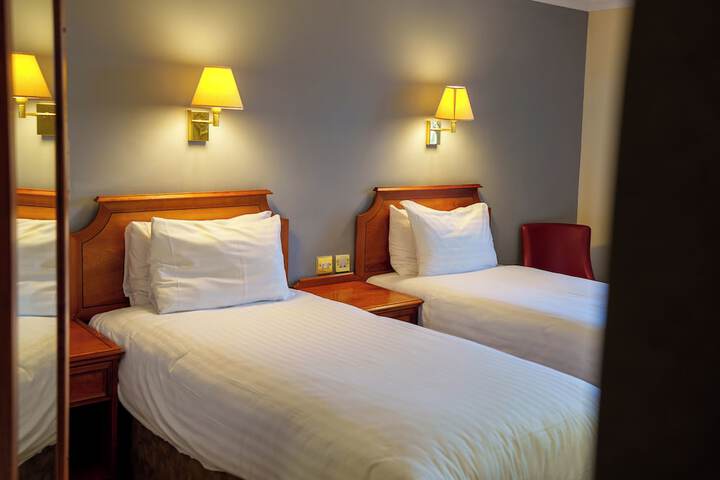 Room 25 of 52