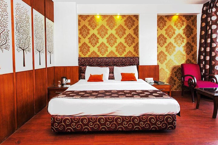 Room 32 of 90