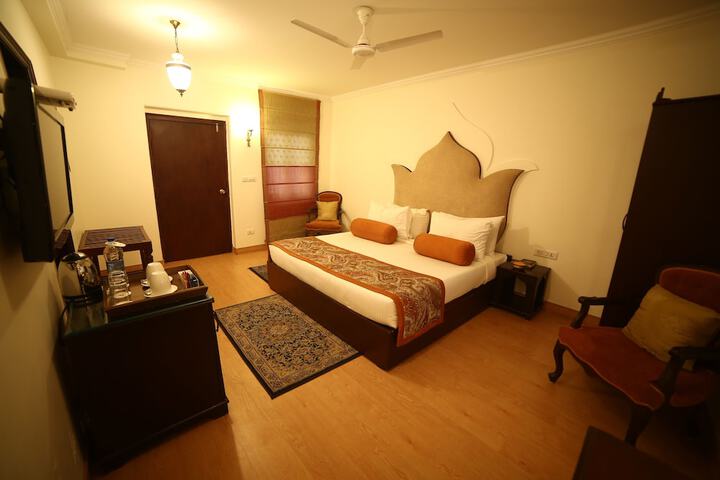 Room 5 of 85