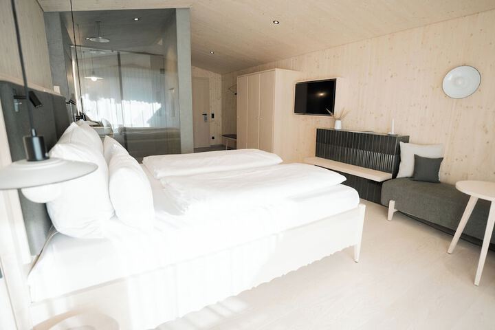Room 20 of 162