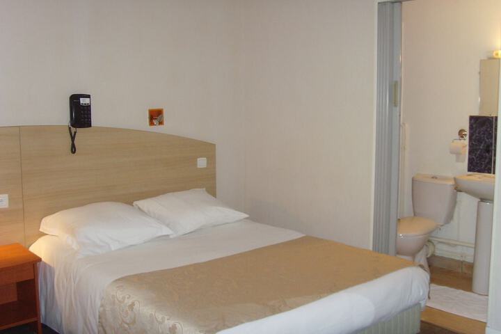 Room 8 of 26