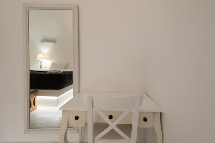 Room 42 of 154
