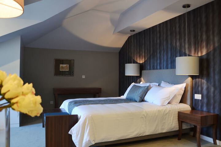 Room 4 of 46