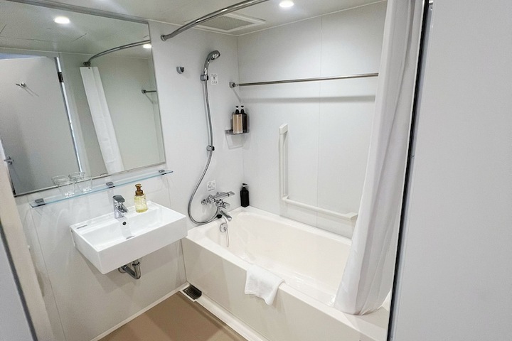 Room 16 of 16