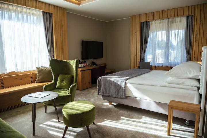 Room 30 of 81