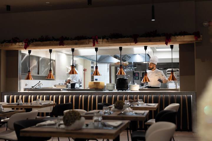 Dining 151 of 288