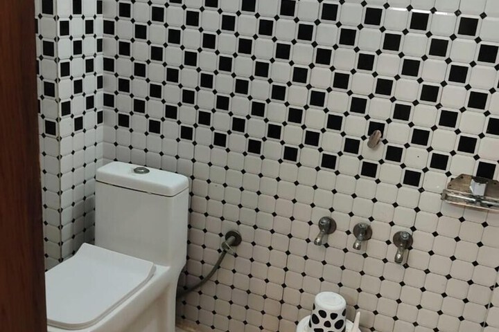 Room 42 of 49