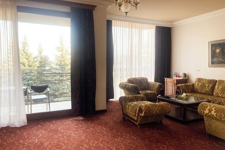 Room 45 of 141
