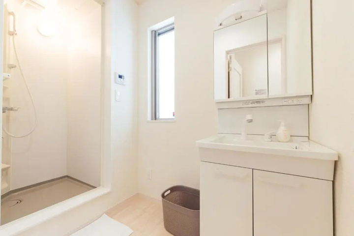 Room 9 of 25