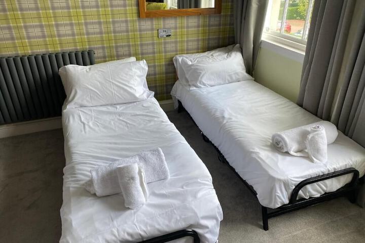 Room 28 of 69
