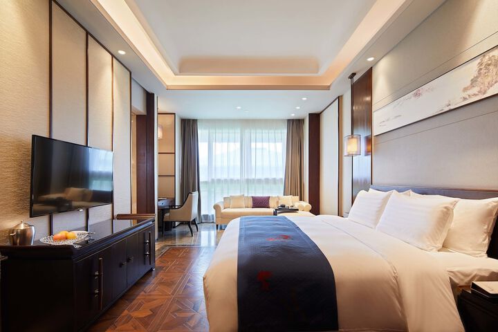 Room 42 of 93