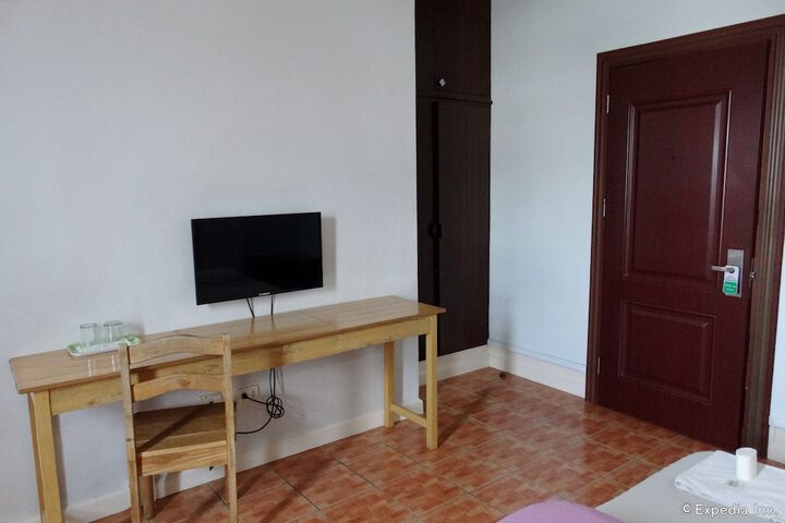 Room 18 of 23