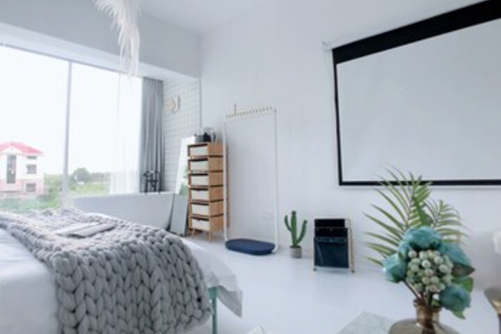 Room 47 of 62