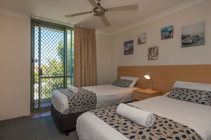 Room 2 of 49
