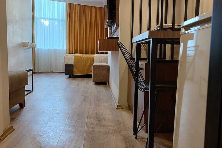 Room 28 of 47