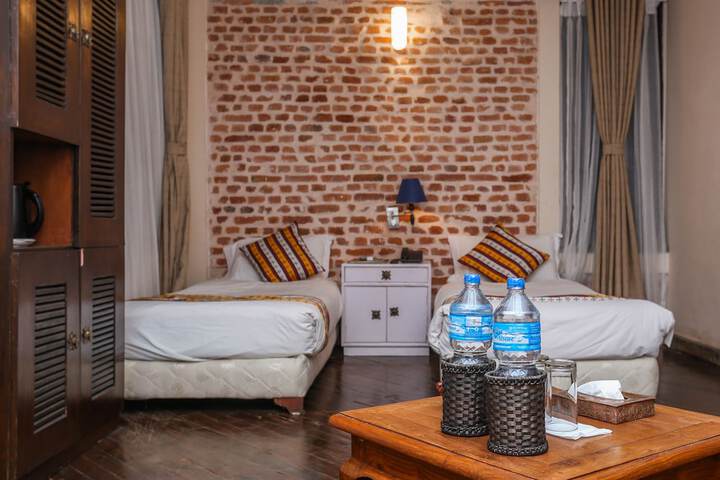 Room 8 of 30