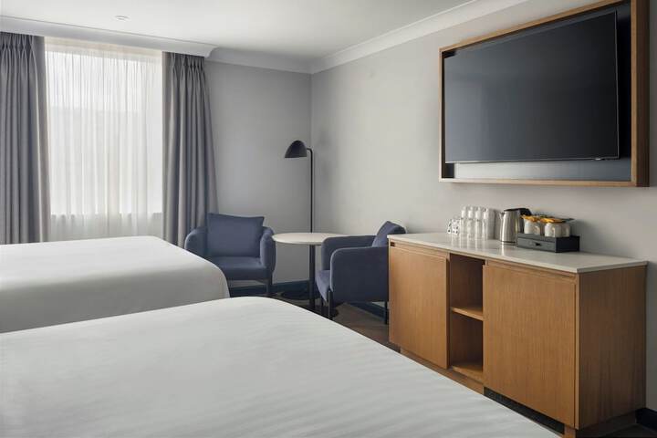 Room 35 of 118