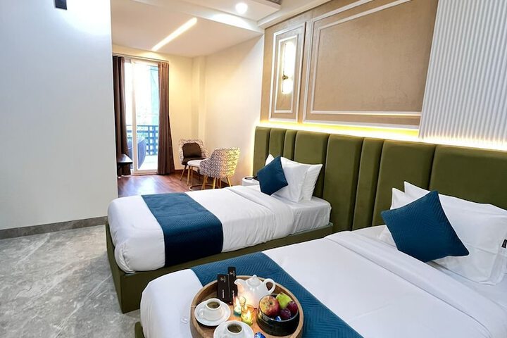 Room 5 of 18