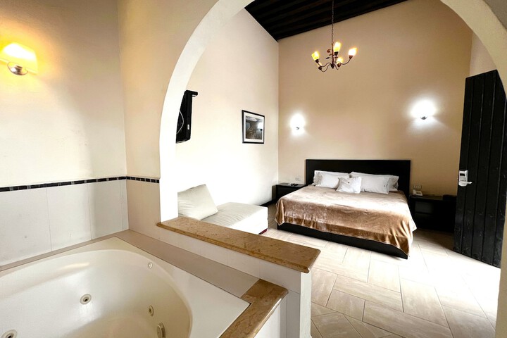 Room 15 of 34
