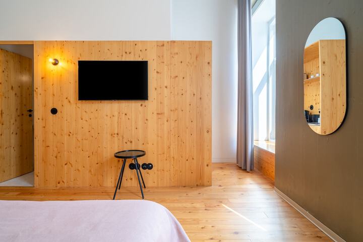 Room 50 of 74