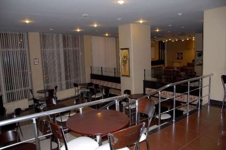 Lounge 19 of 24