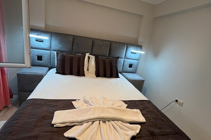Room 5 of 29