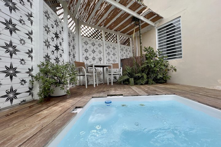 Pool 68 of 109