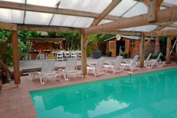 Pool 17 of 32