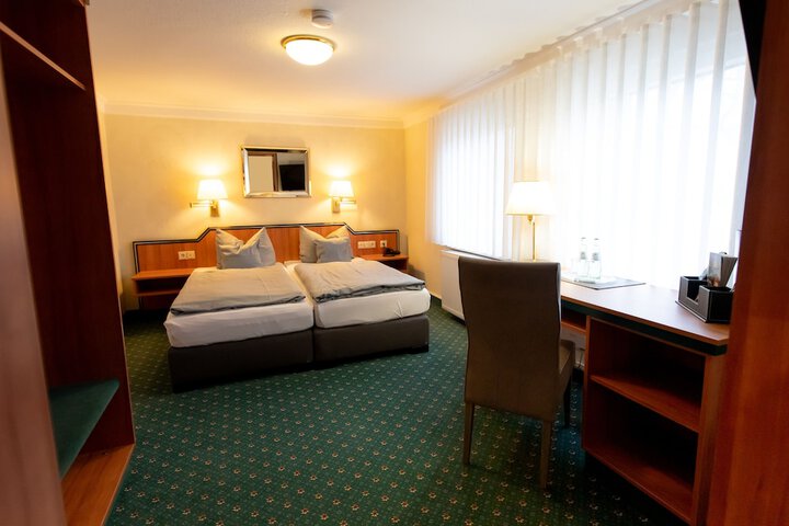 Room 21 of 53
