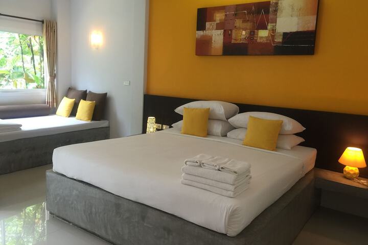 Room 13 of 161