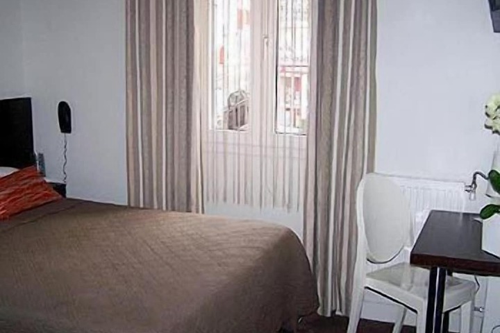 Room 20 of 34