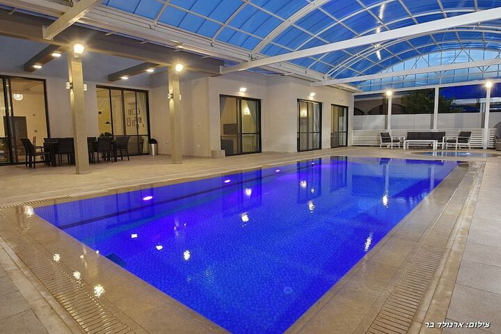 Pool 52 of 70