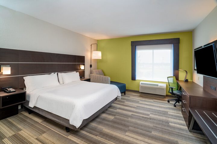 1 King Bed (8 of 26)