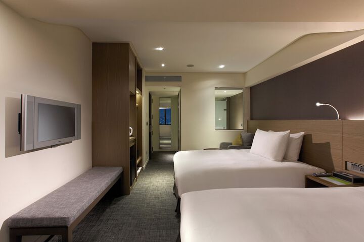 Room 22 of 66