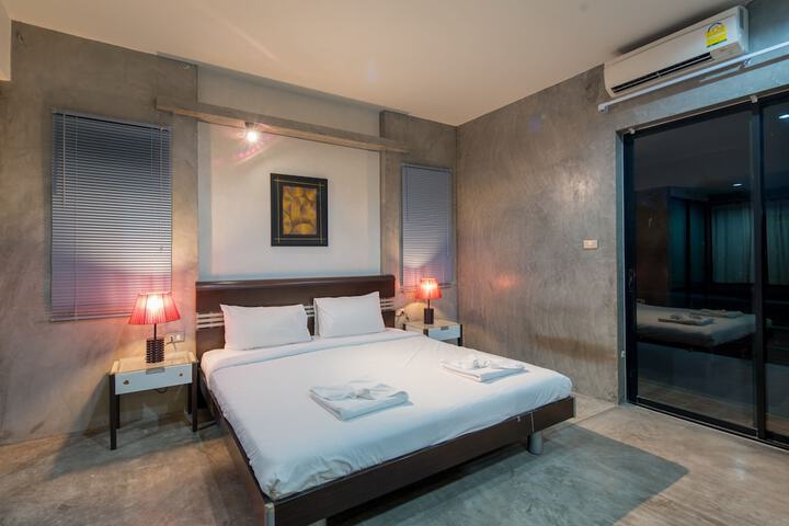 Room 26 of 127