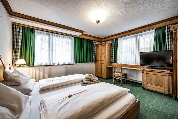 Room 13 of 65