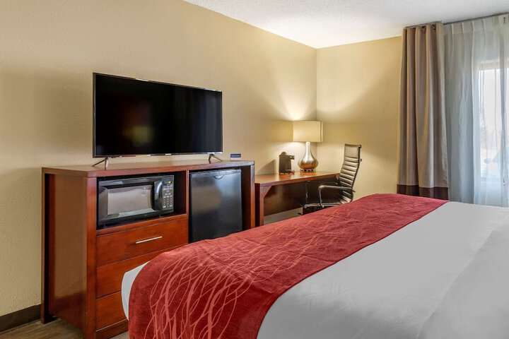 1 King Bed (7 of 15)