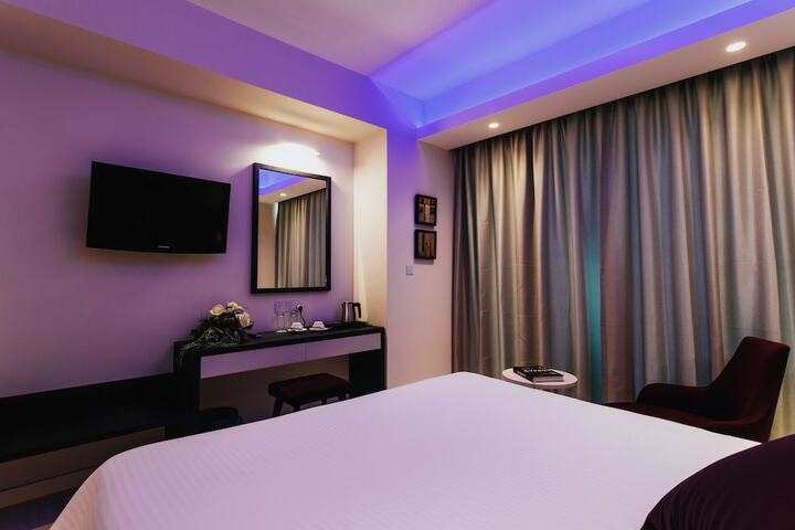 Room 5 of 40