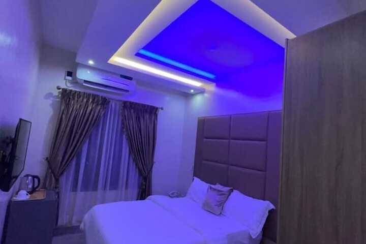 Room 31 of 74