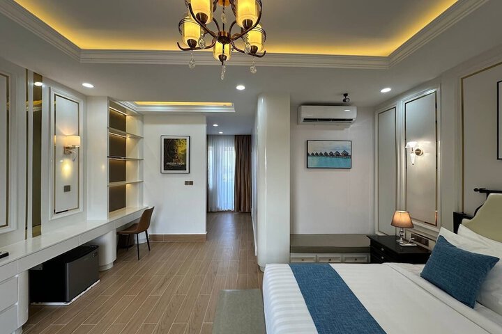 Room 21 of 100