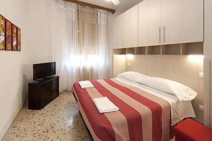 Room 4 of 67
