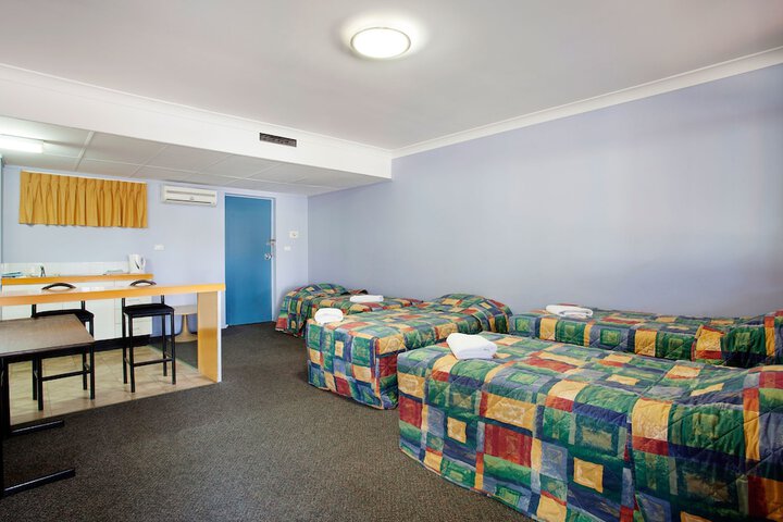Room 9 of 33