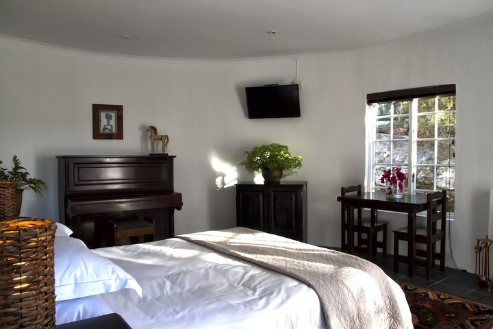 Room 4 of 61
