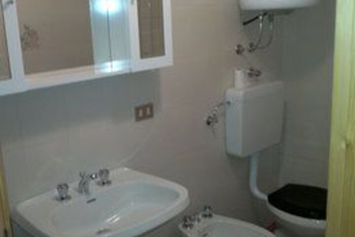 Room 3 of 18