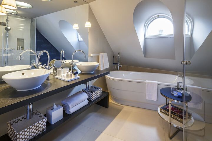 Bathroom Interior Photo
