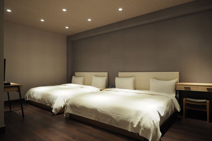 Room 12 of 45